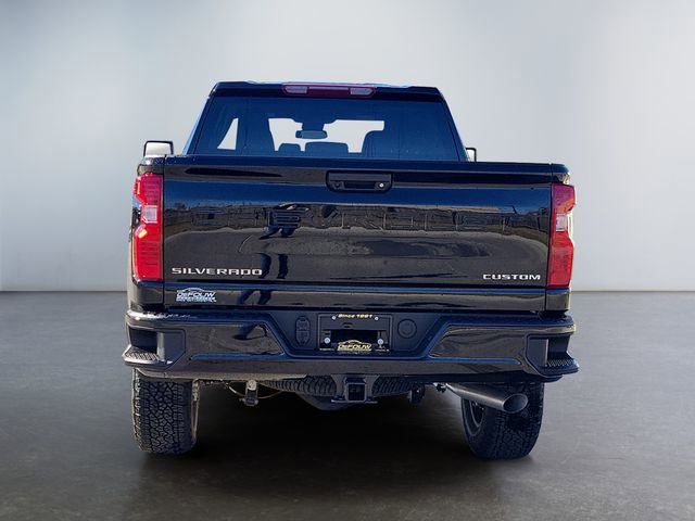 2026 Chevrolet Silverado 2500HD Custom photo 4