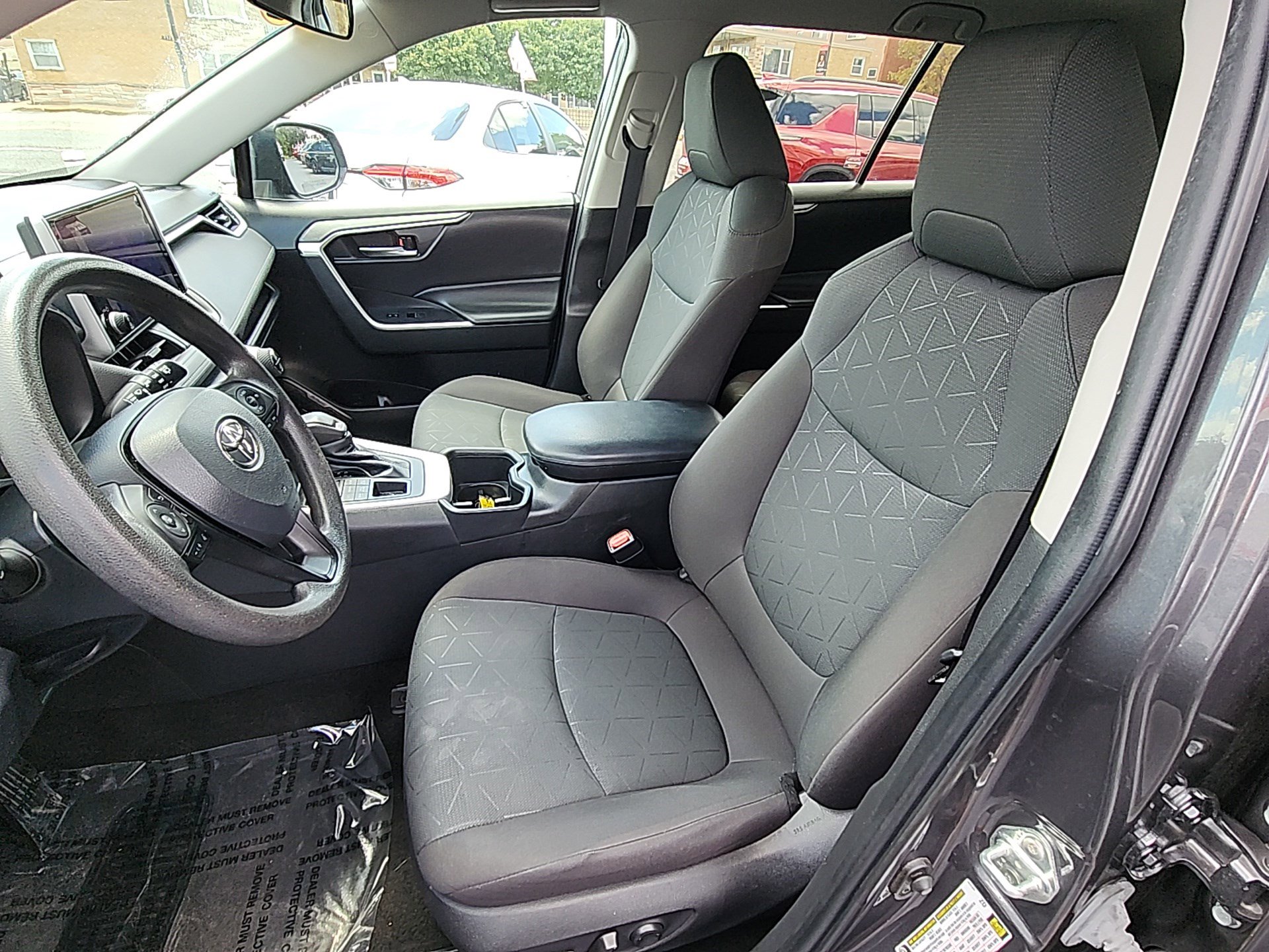2023 Toyota RAV4 XLE photo 18