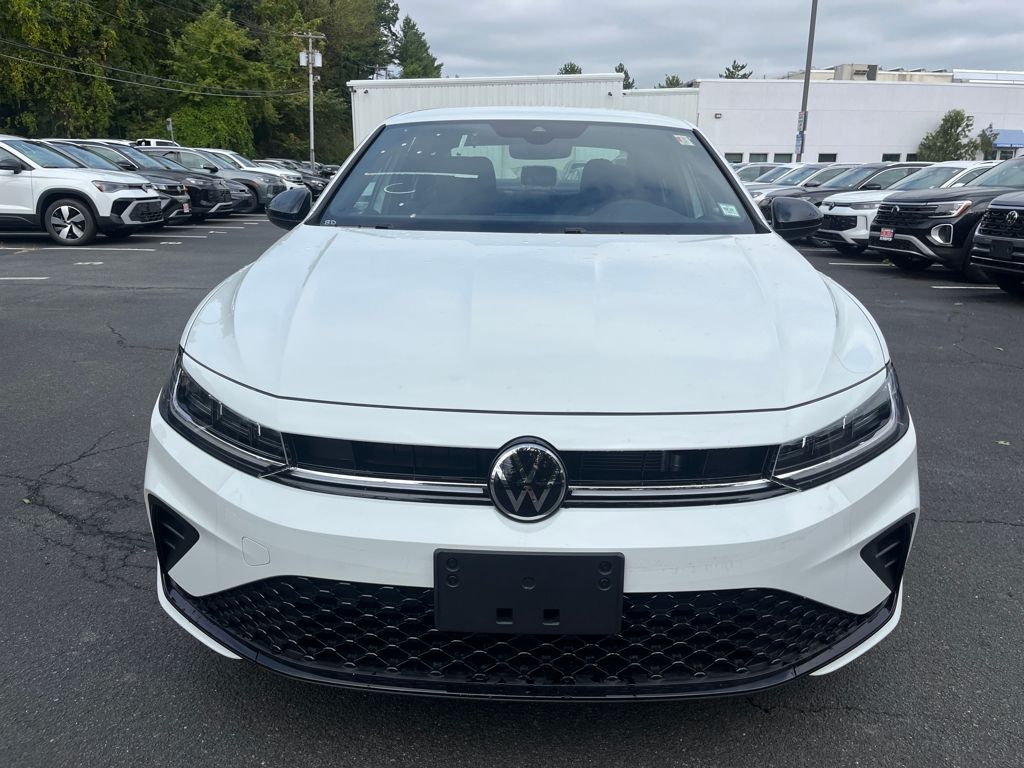 2025 Volkswagen Jetta 1.5T Sport photo 3