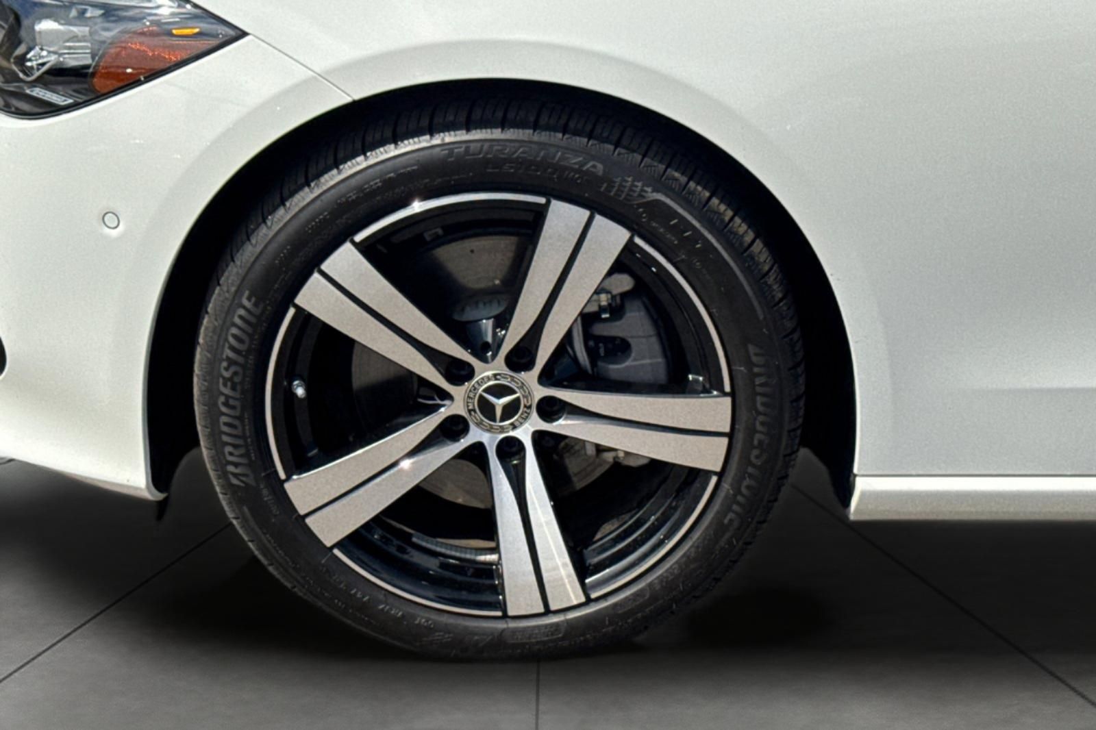 2025 Mercedes Benz C 300 photo 4