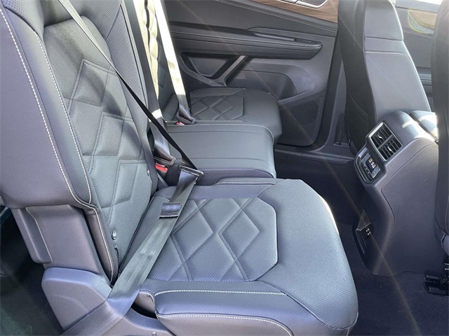 2026 Volkswagen Atlas SE Technology photo 14