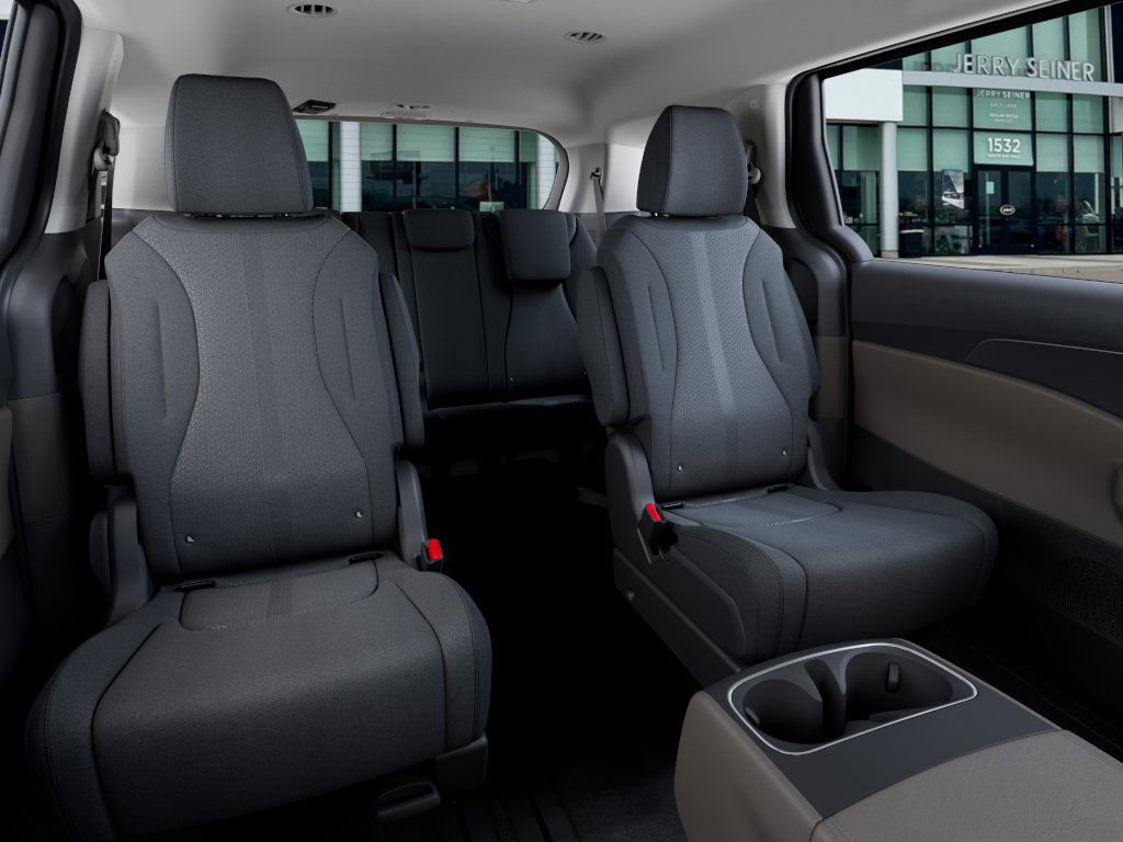 2026 Kia Carnival LX photo 15