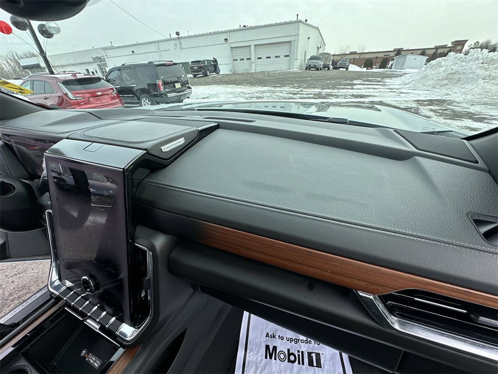 2025 GMC YUKON - Image 21