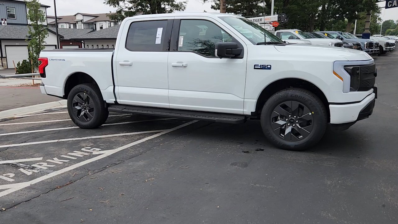 2025 Ford F-150 Lightning photo 14