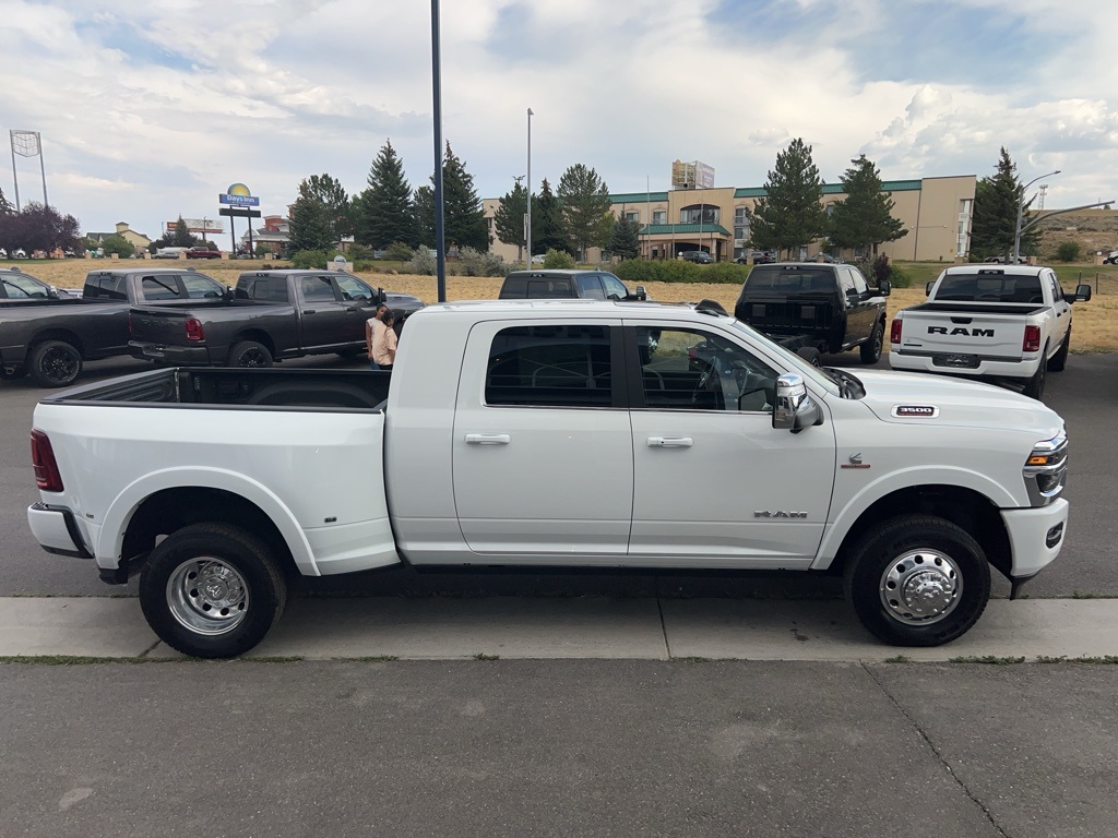 2026 Ram 3500 Limited photo 5