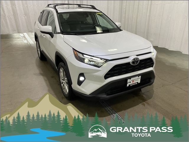 2025 Toyota RAV4 XLE Premium's photo