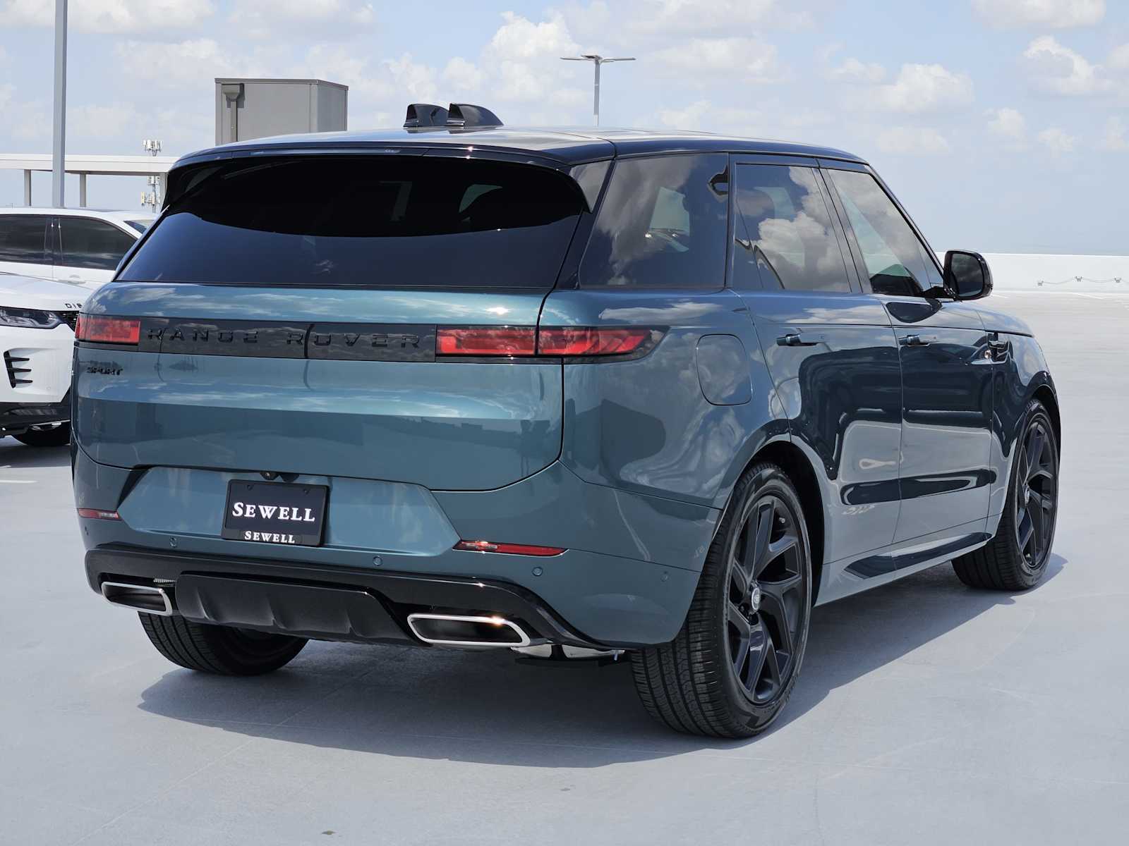 2025 Land Rover Range Rover Sport SE photo 5