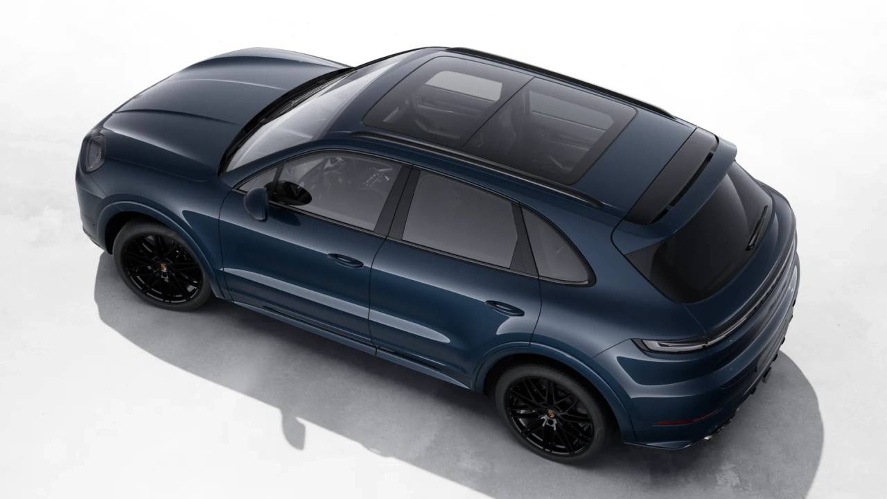 2026 Porsche Cayenne GTS photo 3