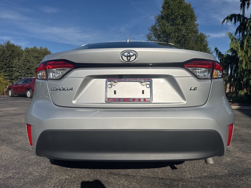 2025 Toyota Corolla LE photo 4