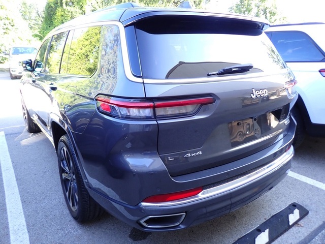 2022 Jeep Grand Cherokee Overland photo 3