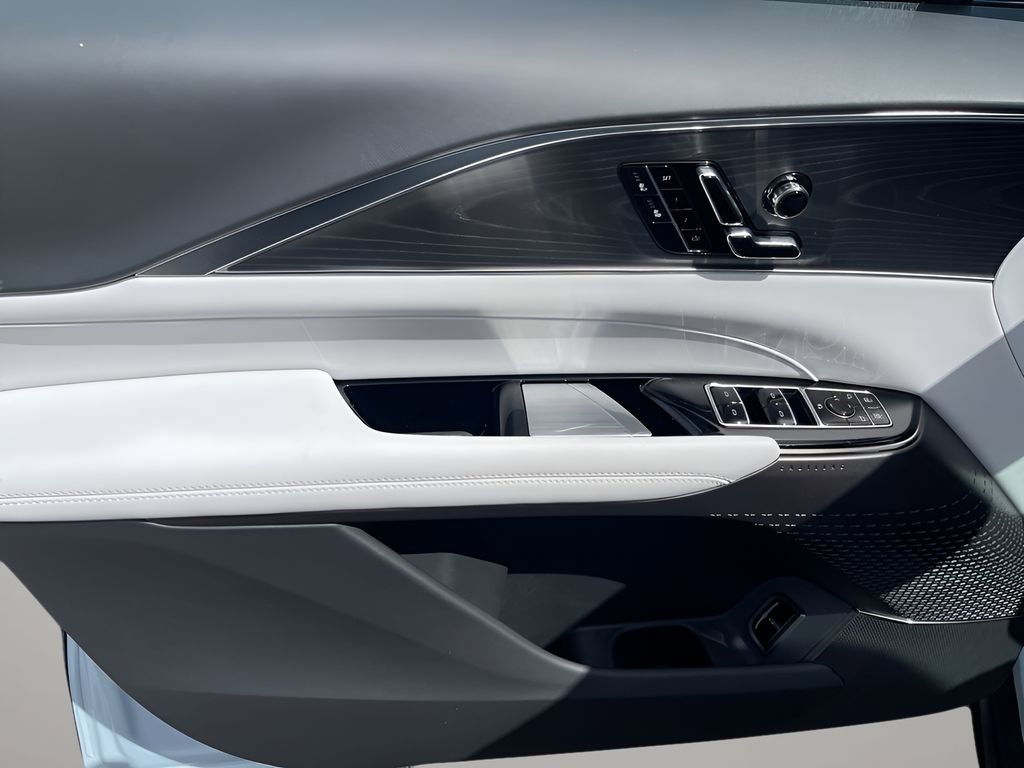 2025 Cadillac Lyriq Sport photo 34