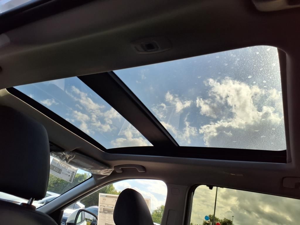 2026 Nissan Rogue SV photo 2