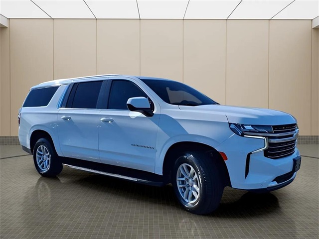 2023 Chevrolet Suburban LT photo 19