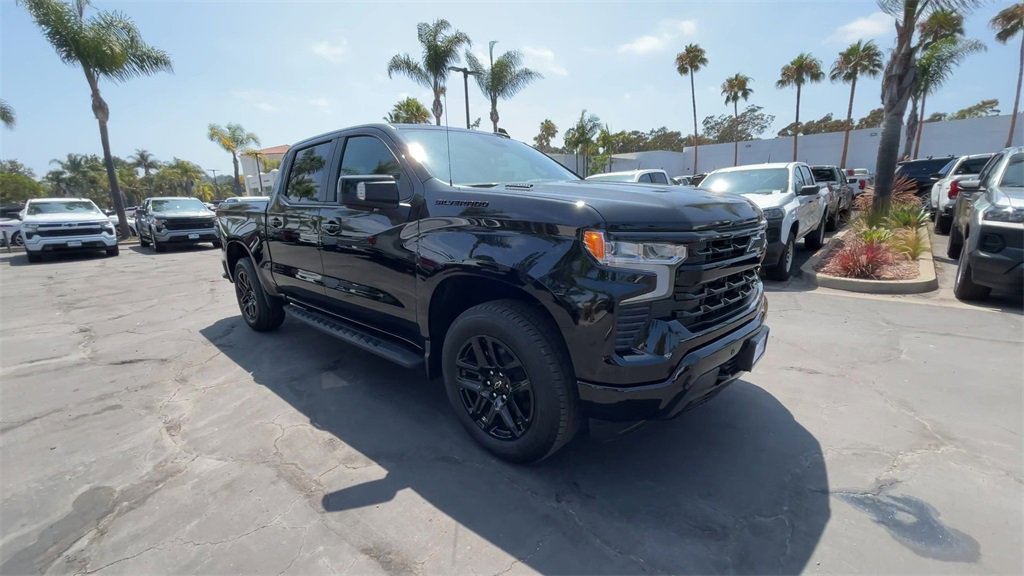 2025 Chevrolet Silverado 1500 RST photo 2