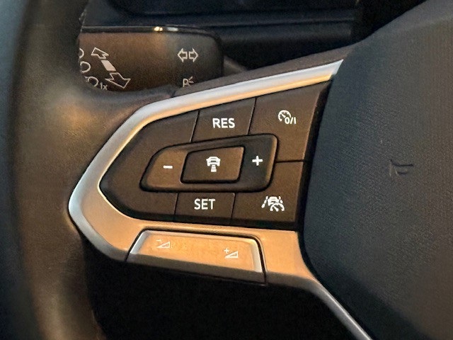 2023 Volkswagen Jetta 1.5T SEL photo 28