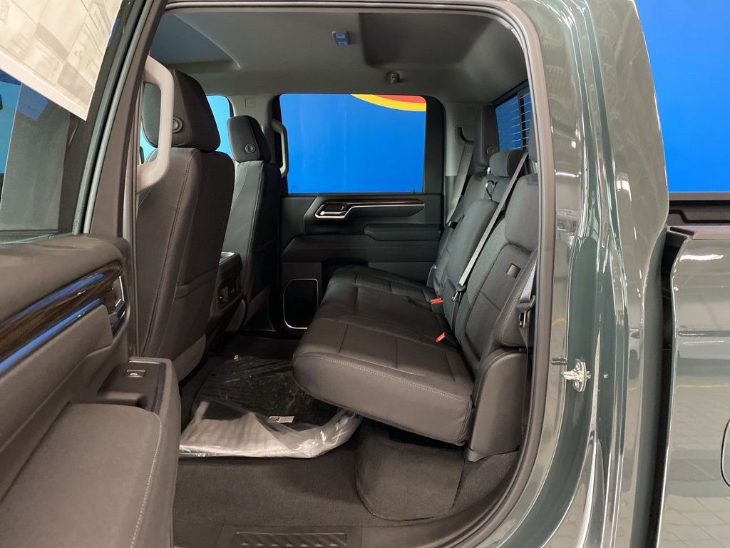 2025 Chevrolet Silverado 3500HD LT photo 12