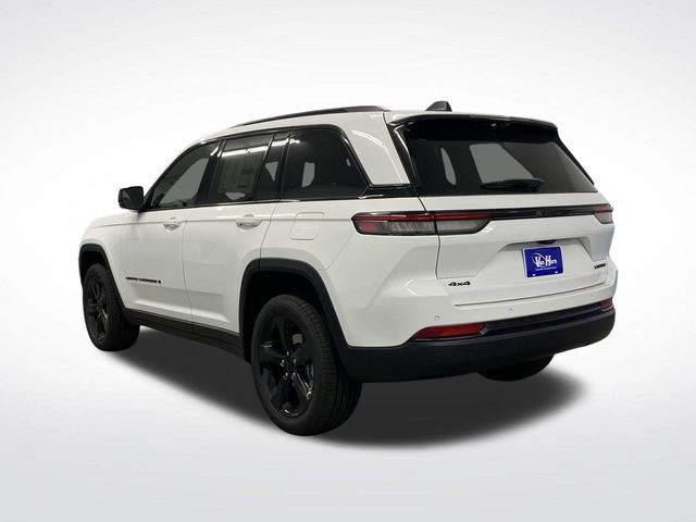 2025 Jeep Grand Cherokee Limited photo 3