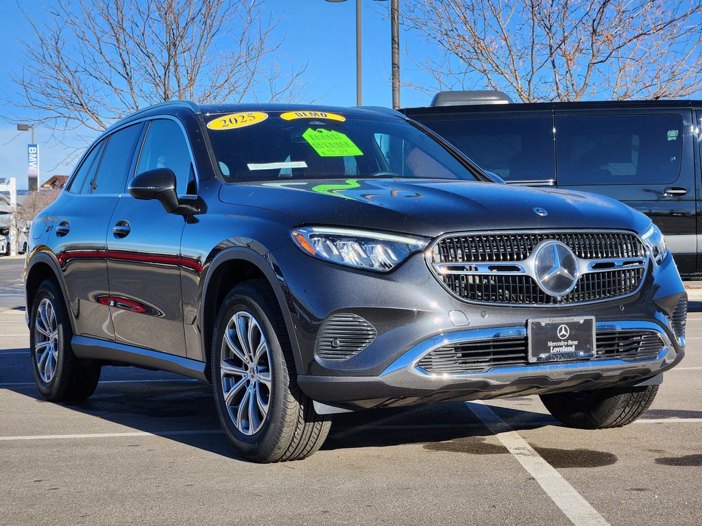 2025 Mercedes-Benz GLC Base's photo