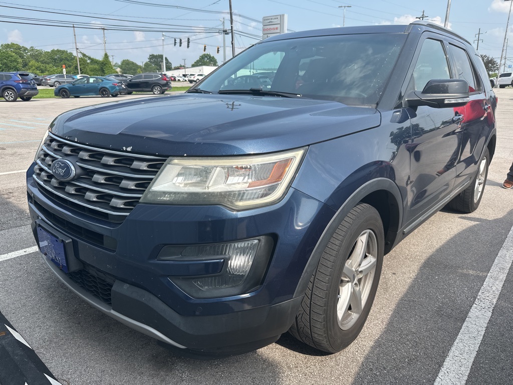 2016 Ford Explorer XLT photo 3