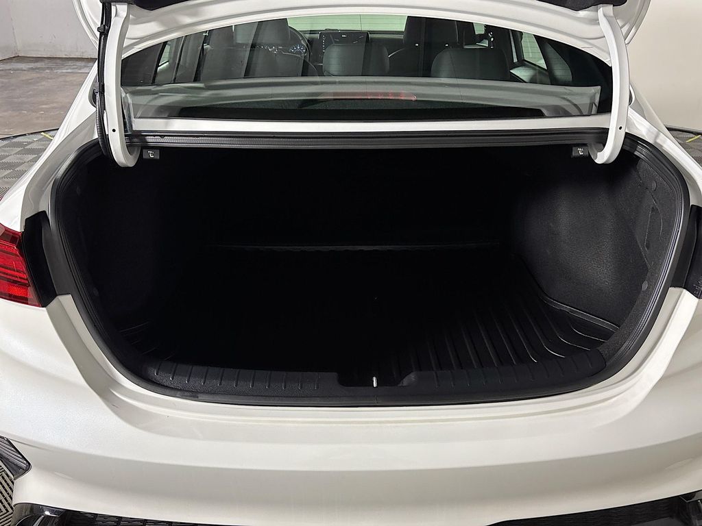 2024 Kia Forte GT-Line photo 21