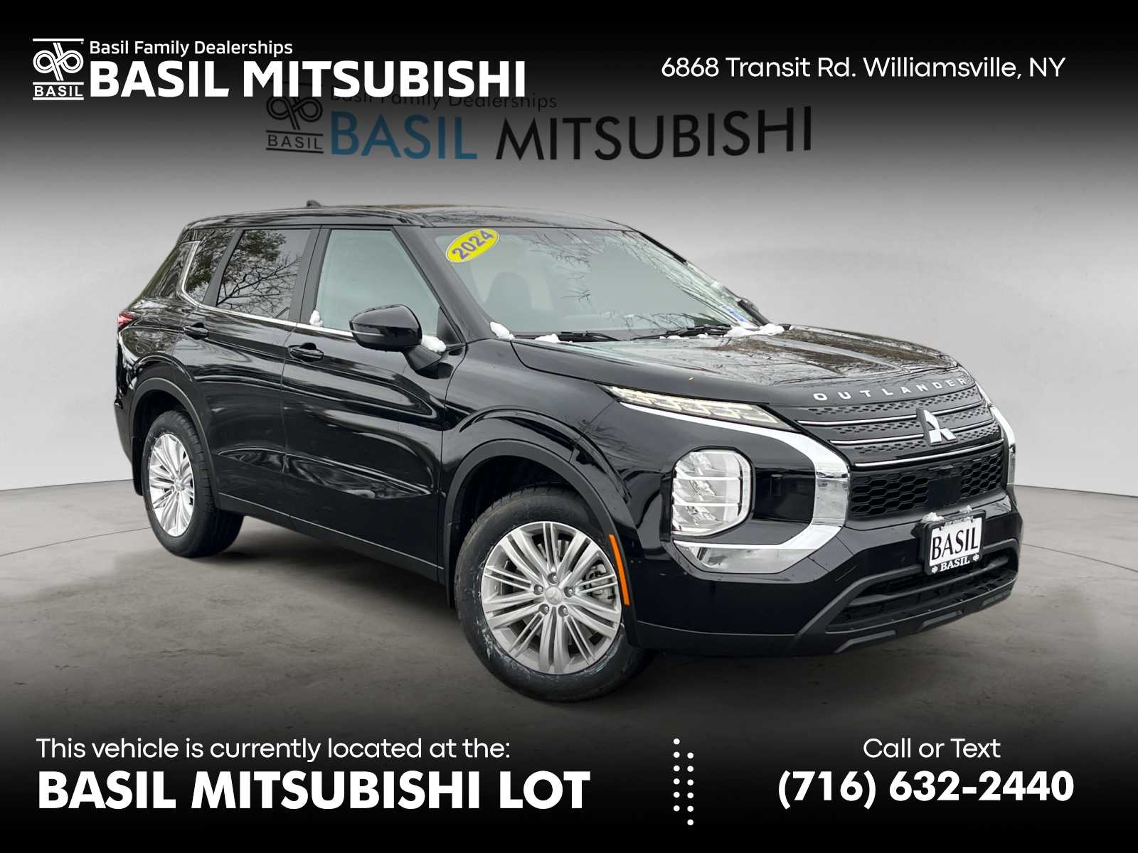 2024 Mitsubishi Outlander ES's photo