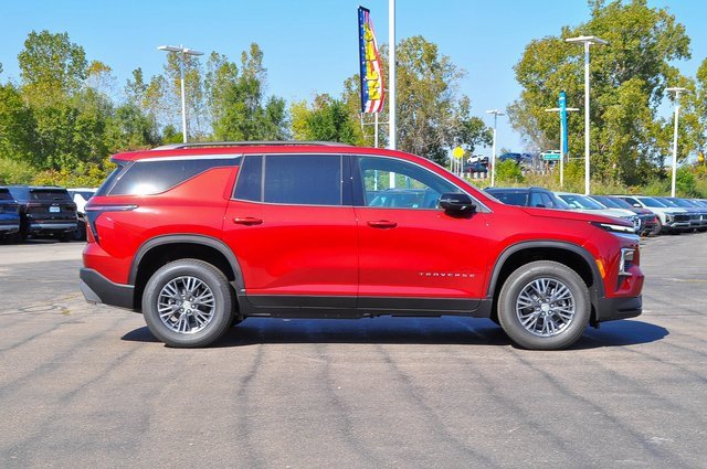 2026 Chevrolet Traverse photo 2