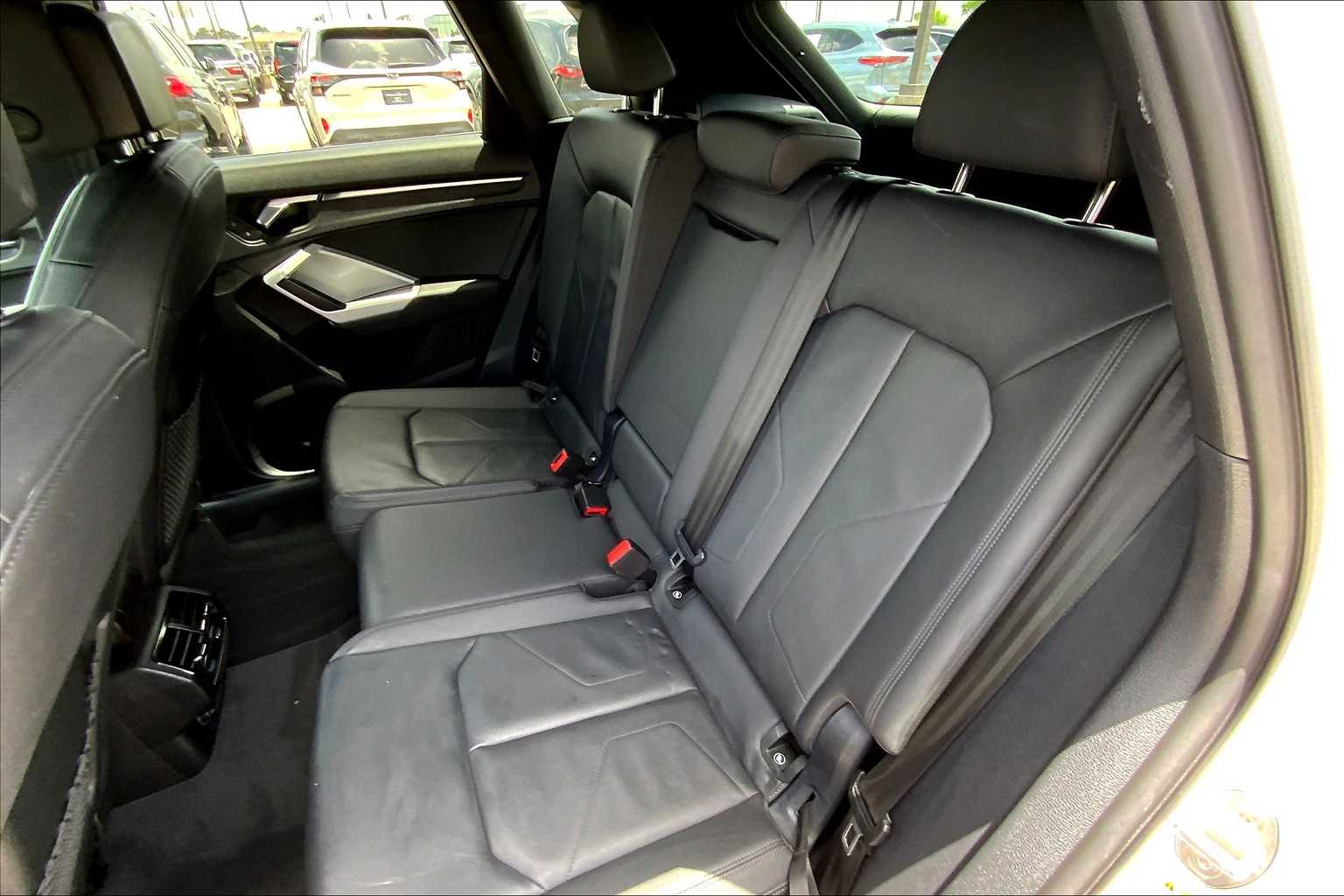 2023 Audi Q3 S line Premium photo 19