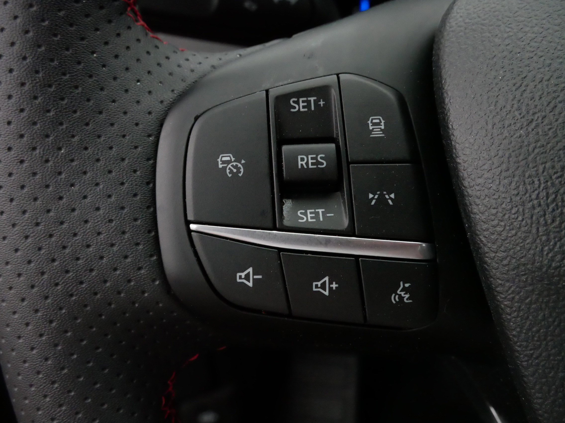 2024 Ford Escape ST-Line photo 21