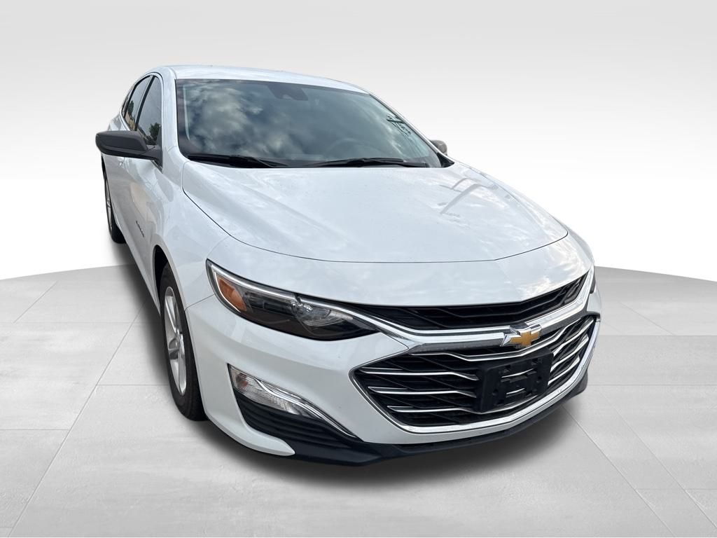 2023 Chevrolet Malibu LS photo 5