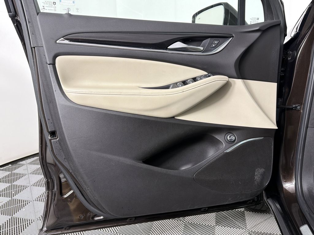 2018 Buick Enclave Essence photo 8
