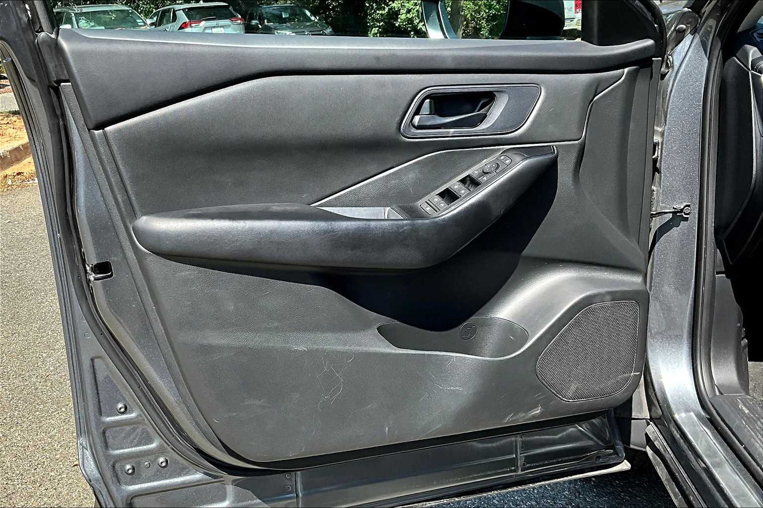 2024 Nissan Rogue S AWD photo 21