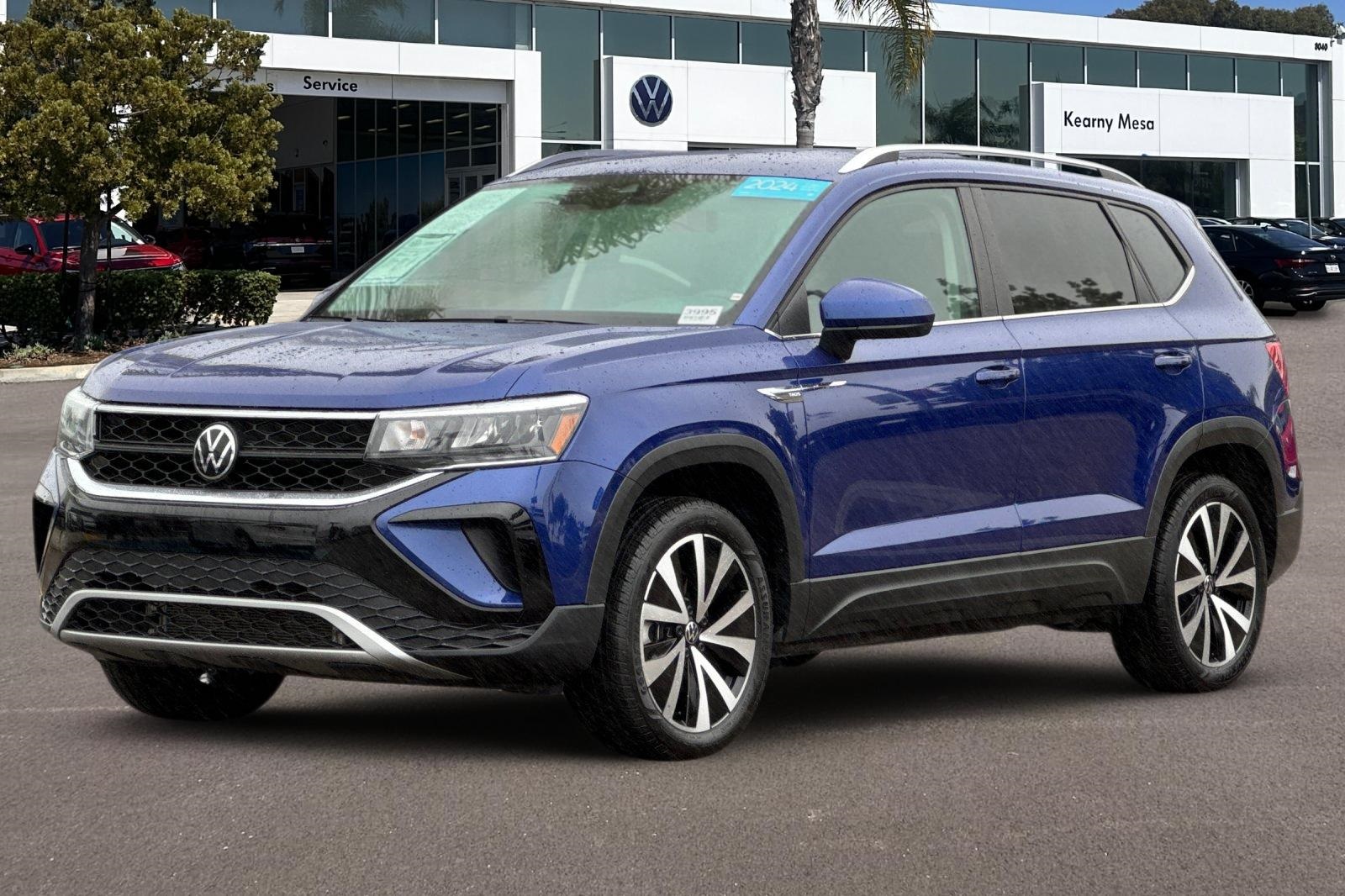 2024 Volkswagen Taos SE photo 8