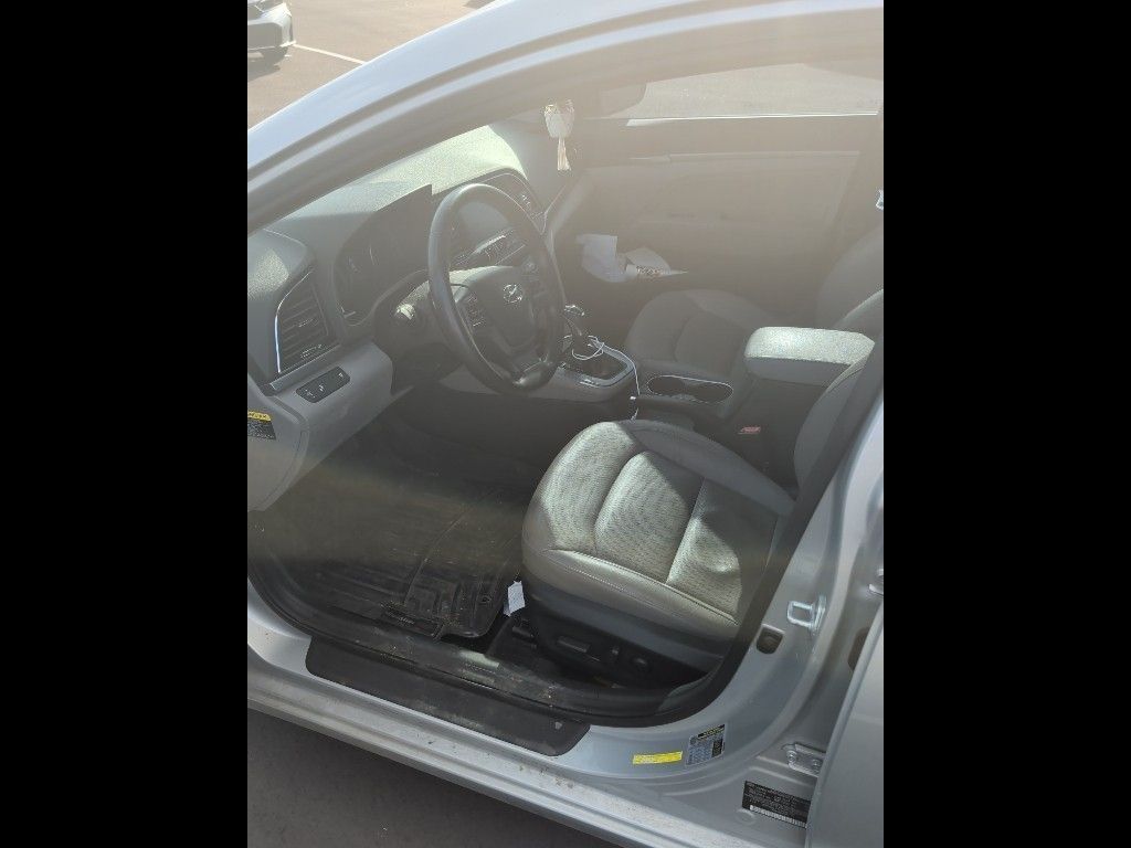 2017 Hyundai Elantra Limited's photo