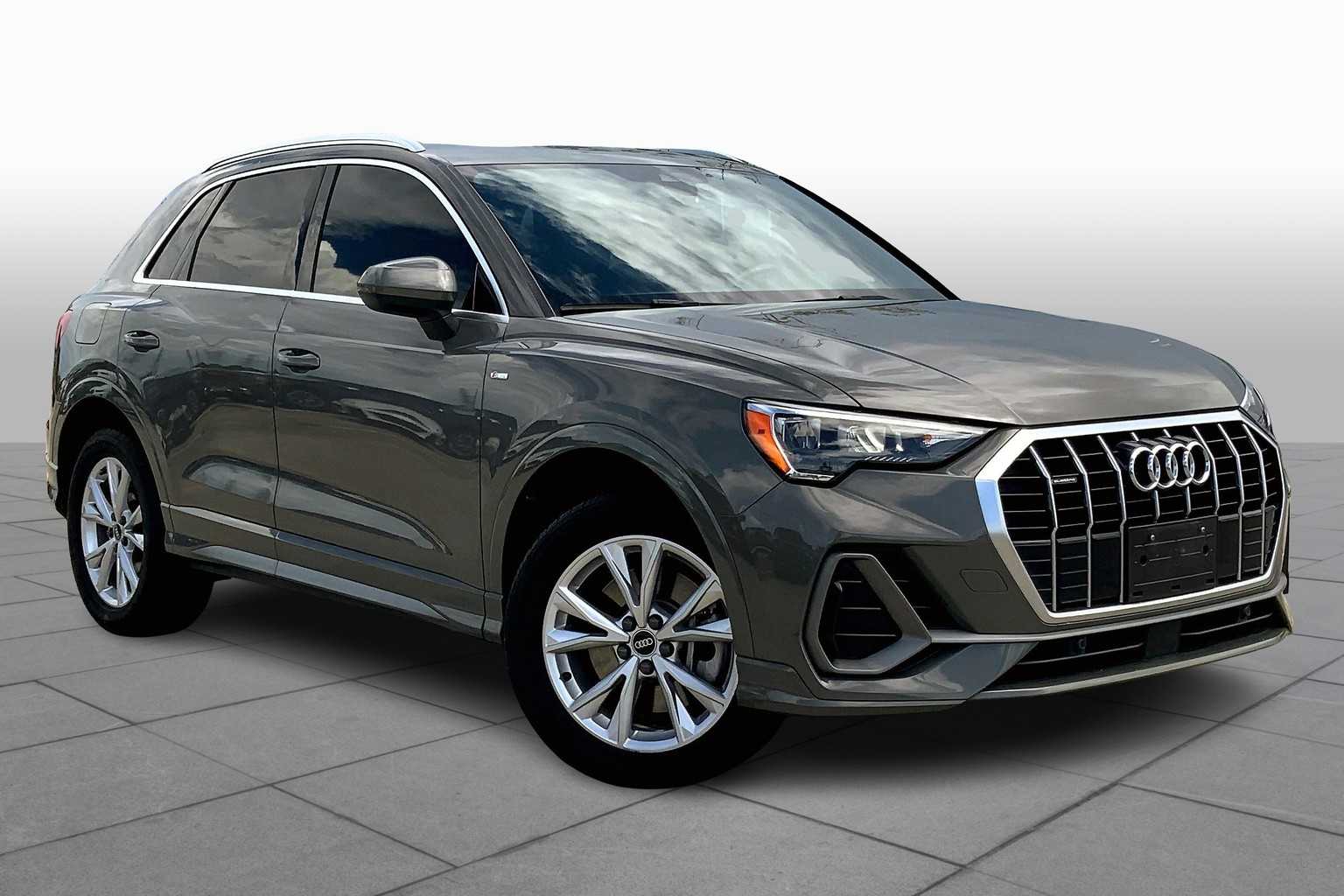 2021 Audi Q3 S line Premium photo 2