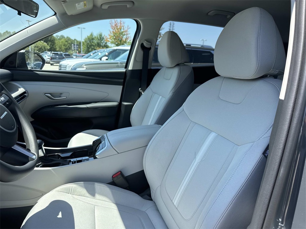 2026 Hyundai Tucson SEL photo 6