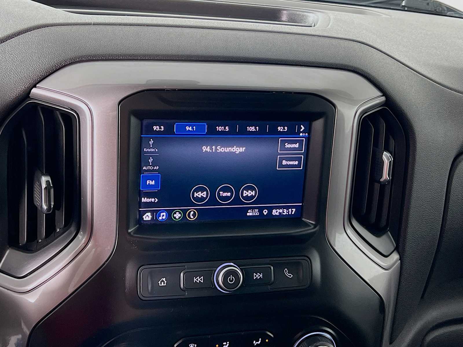 2021 Chevrolet Silverado 1500 Custom photo 12