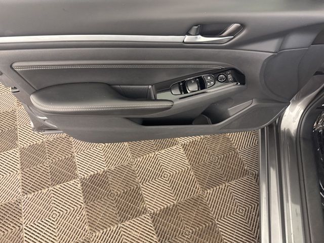 2023 Nissan Altima 2.5 SL photo 18