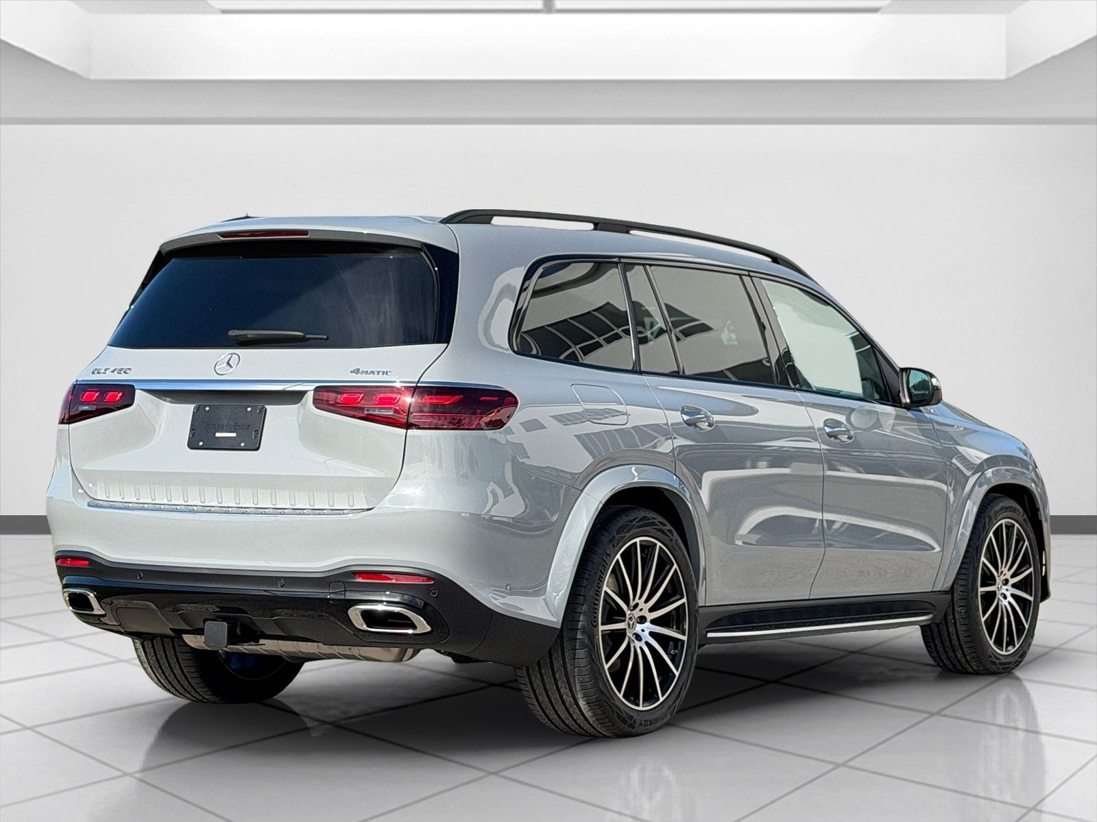 2026 Mercedes Benz GLS 450 4MATIC photo 3