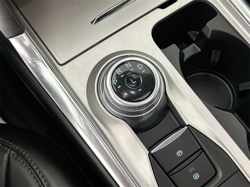 2022 Ford Explorer XLT photo 14
