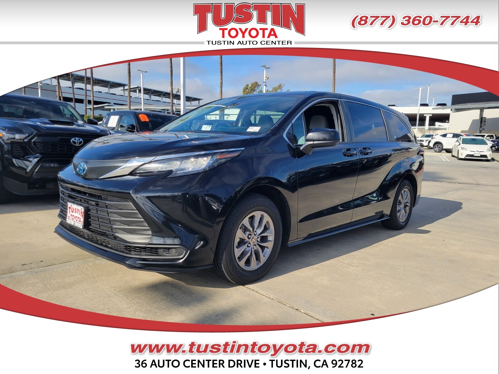 2023 Toyota Sienna LE's photo