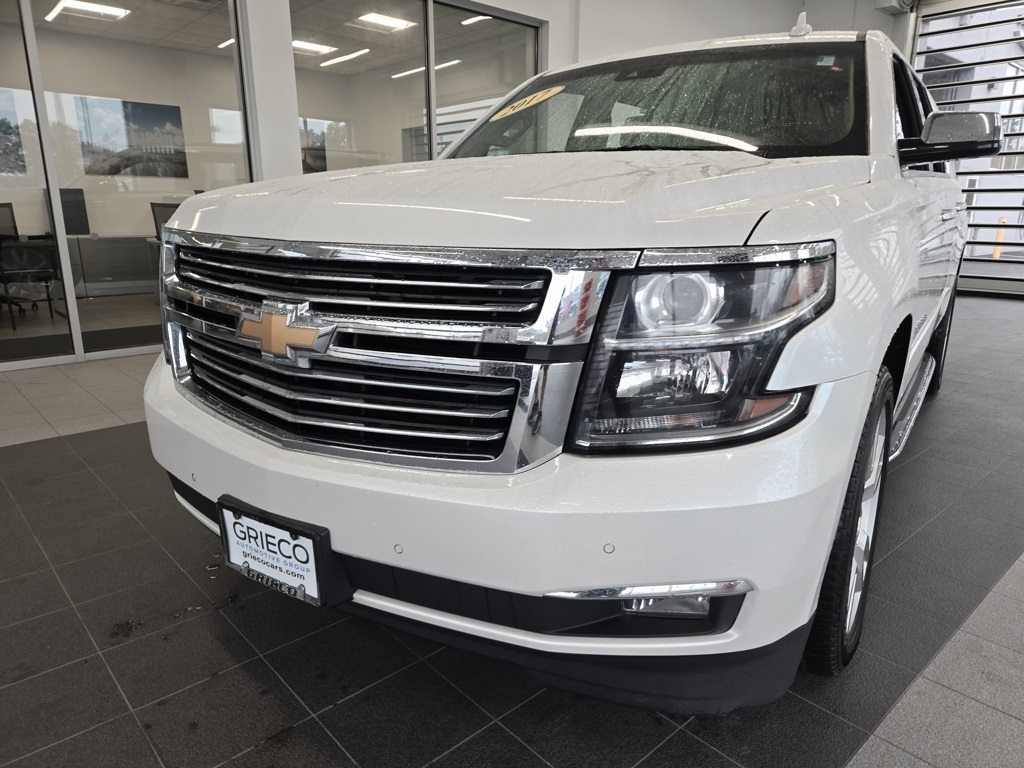 2017 Chevrolet Suburban Premier photo 3