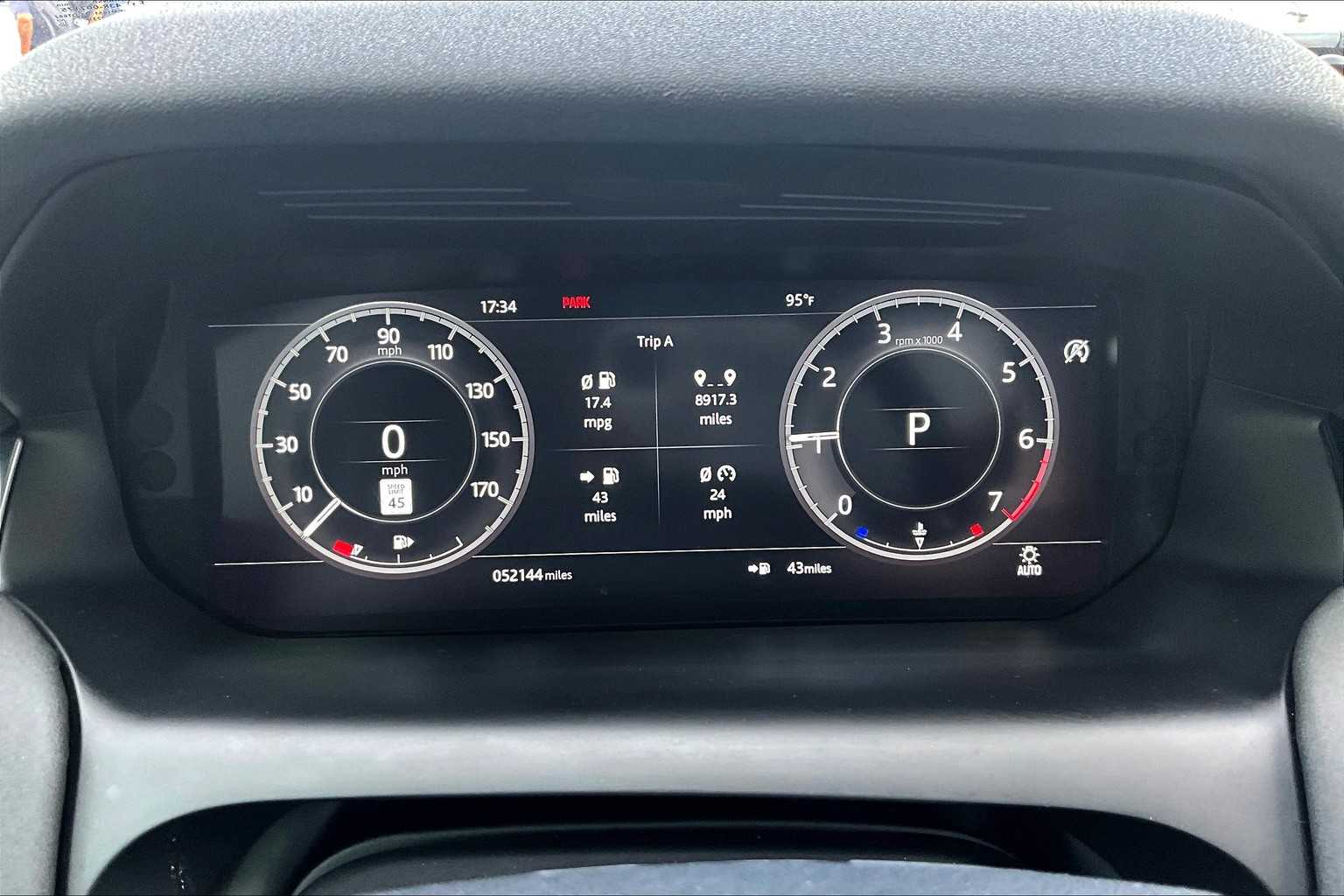 2020 Land Rover Discovery Sport SE photo 21