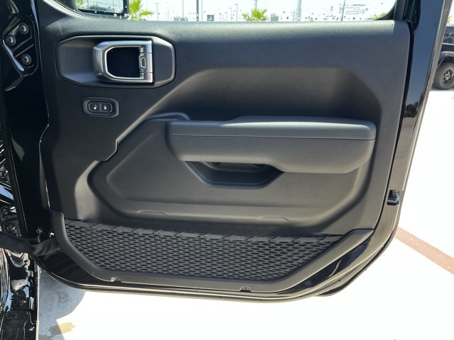 2025 Jeep Wrangler Sport S photo 21