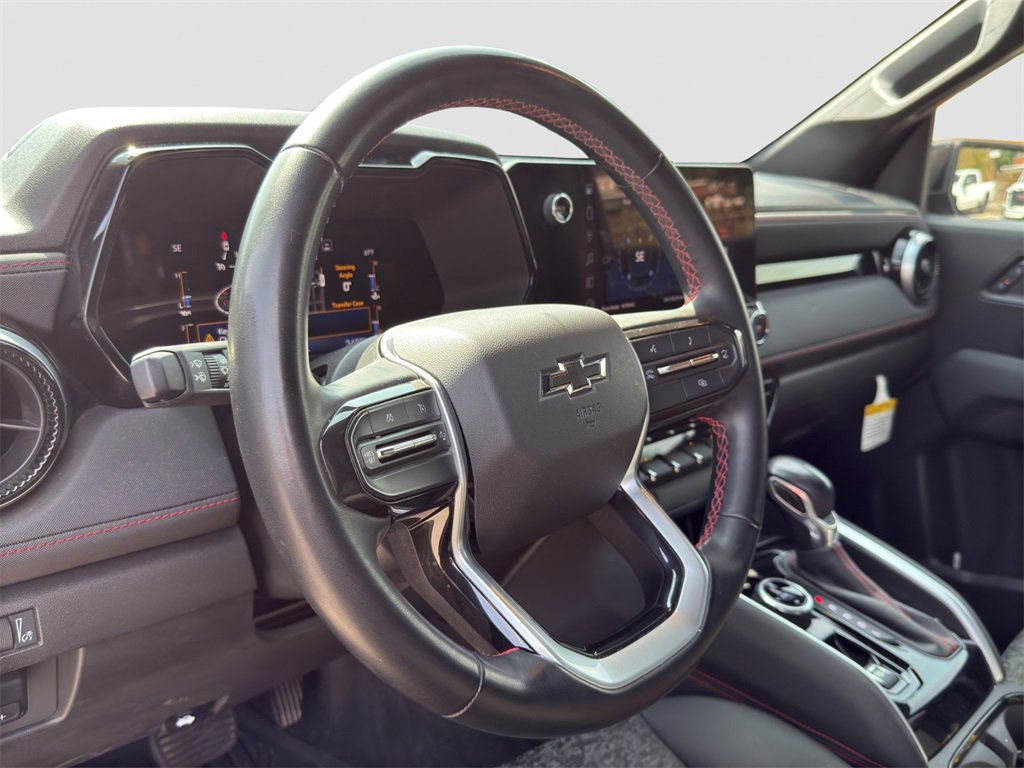 2023 Chevrolet Colorado Z71 photo 9