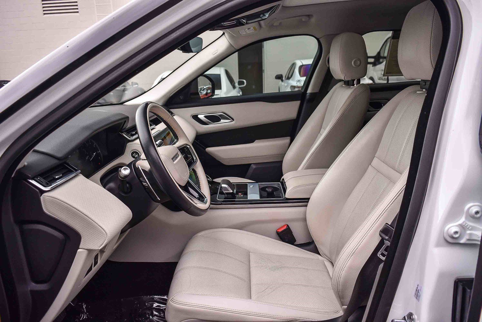 2021 Land Rover Range Rover Velar R-Dynamic S photo 16