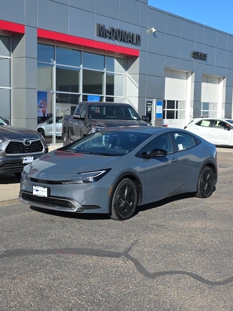 2026 Toyota Prius SE's photo