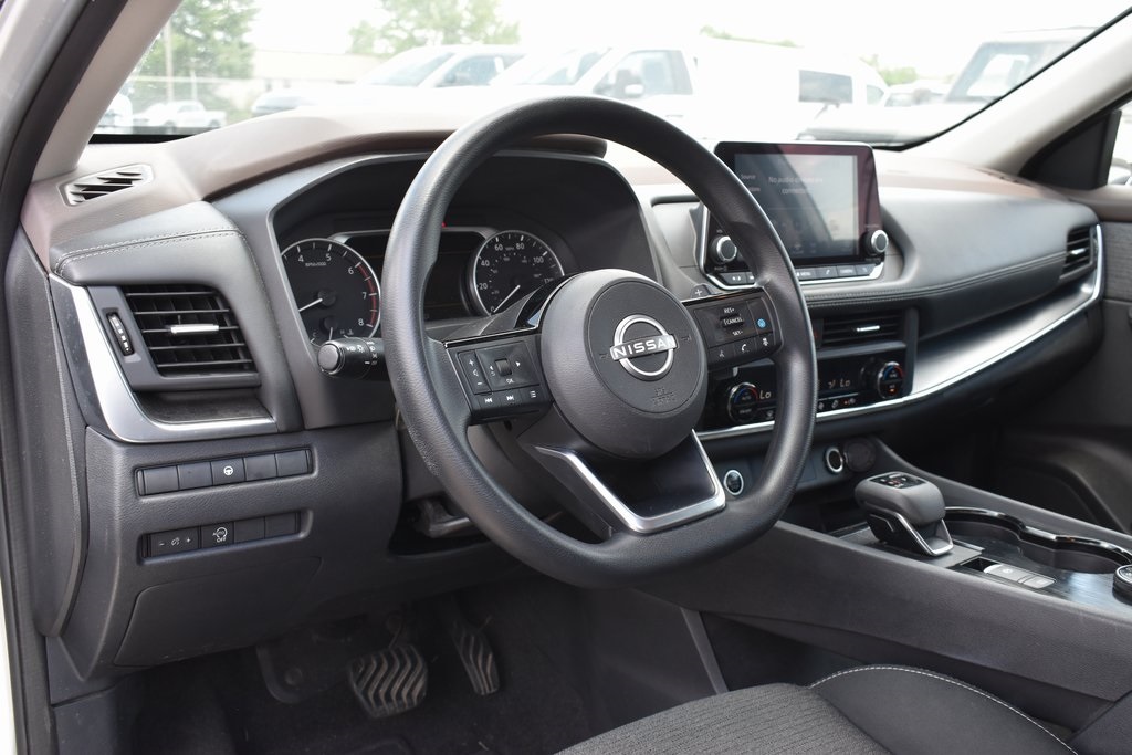 2023 Nissan Rogue SV photo 9