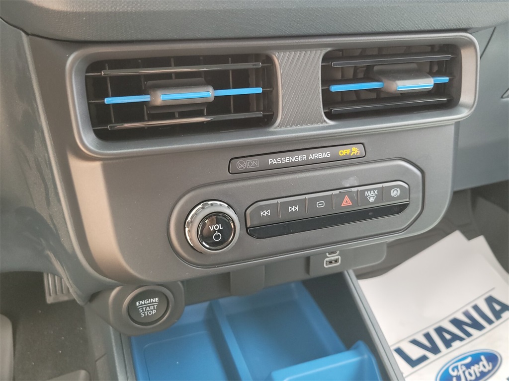 2025 Ford Maverick XLT photo 17