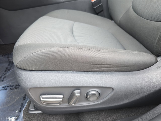2024 Toyota RAV4 XLE photo 28