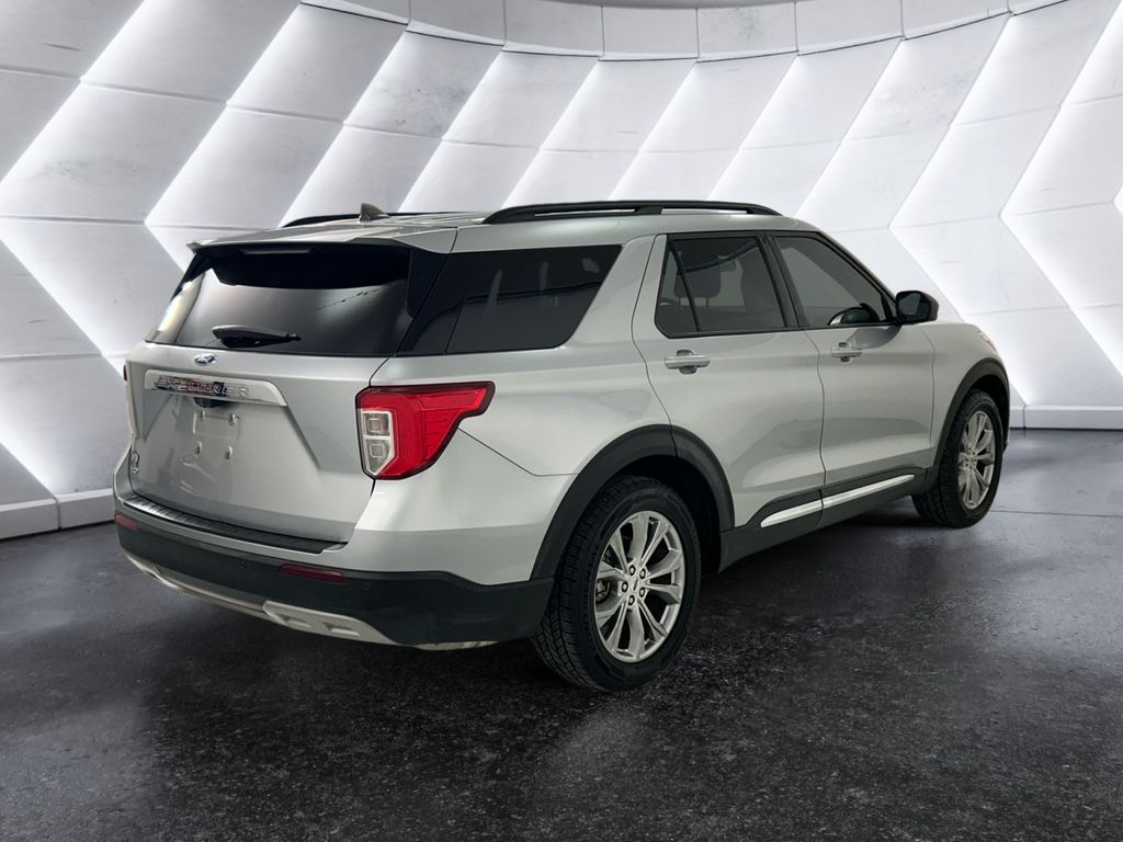 2021 Ford Explorer XLT photo 4